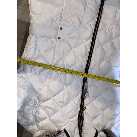 Larry Levine NWT (w/D) White Puffer Faux Fur Hooded Coat, Size XL, MSRP $200 - Picture 9 of 12